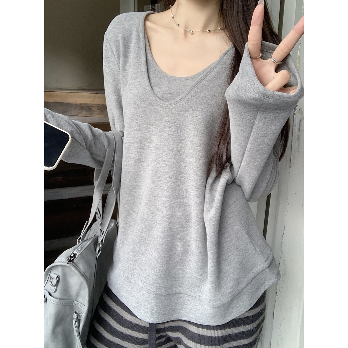 Loose Fit U-Neck T-Shirt 2