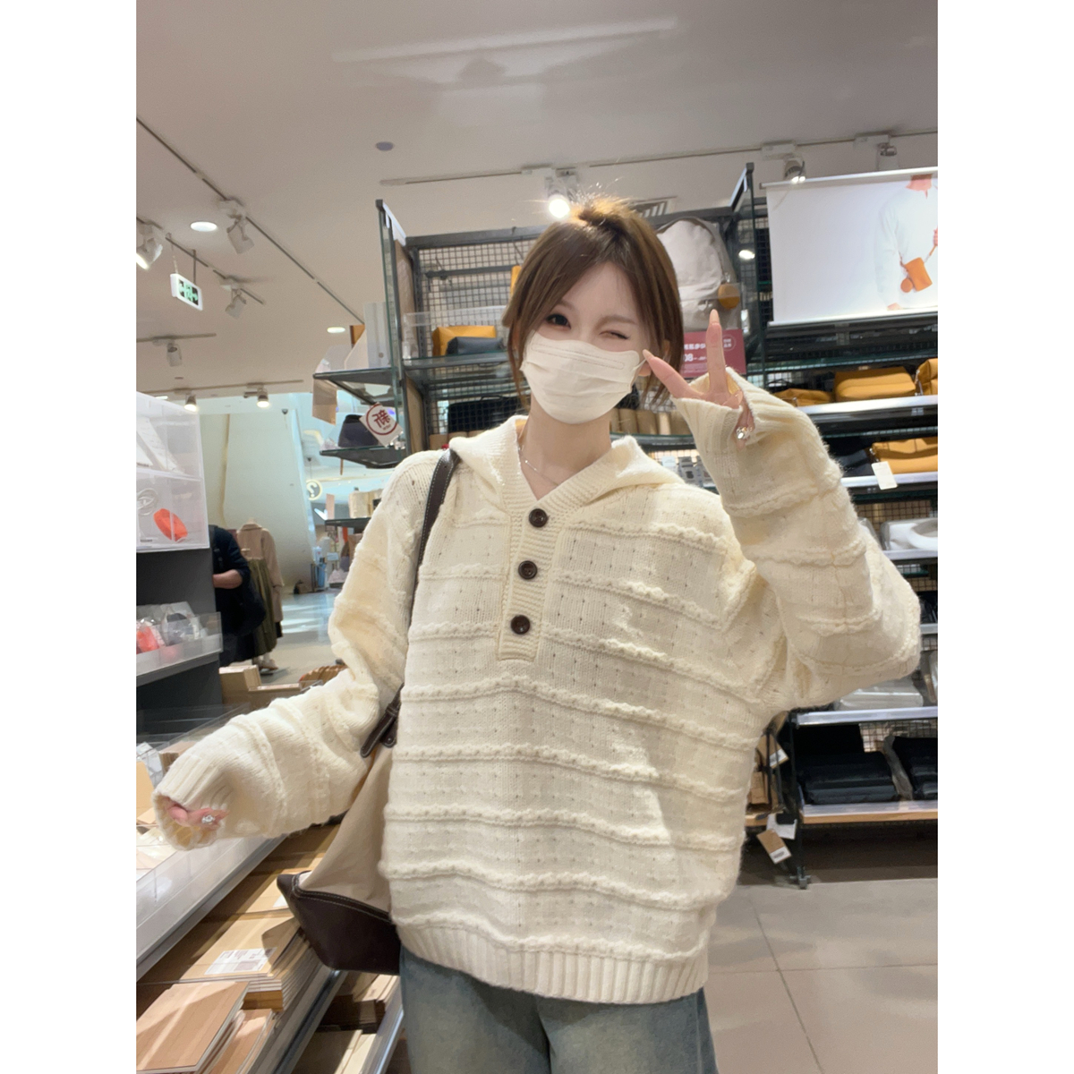 Loose Fit Sweater Hooded 4
