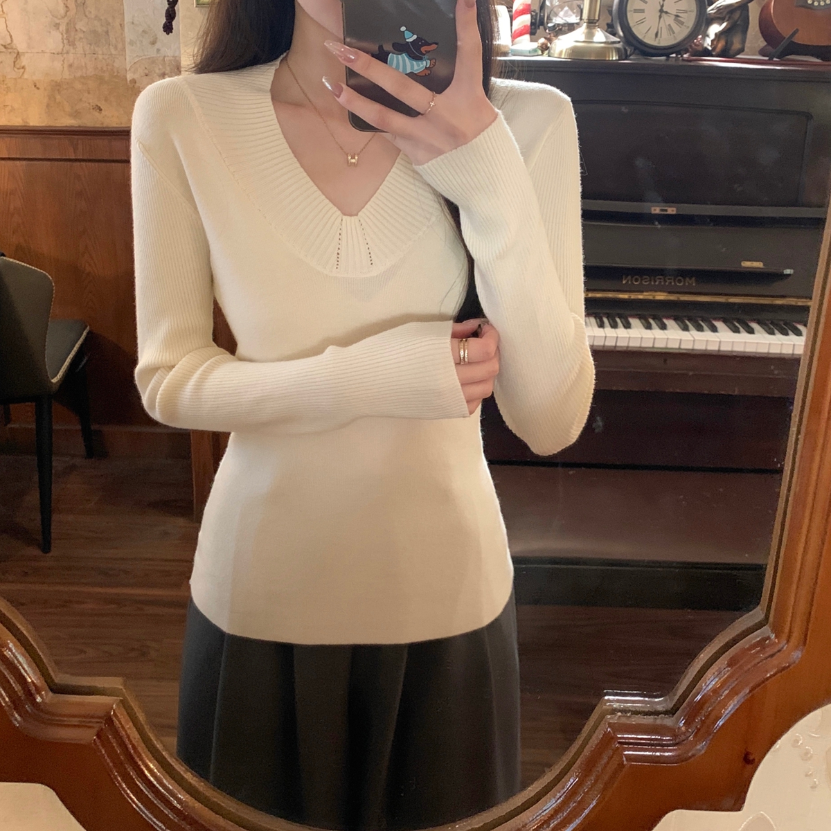 Slim Fit V-Neck Sweater 2