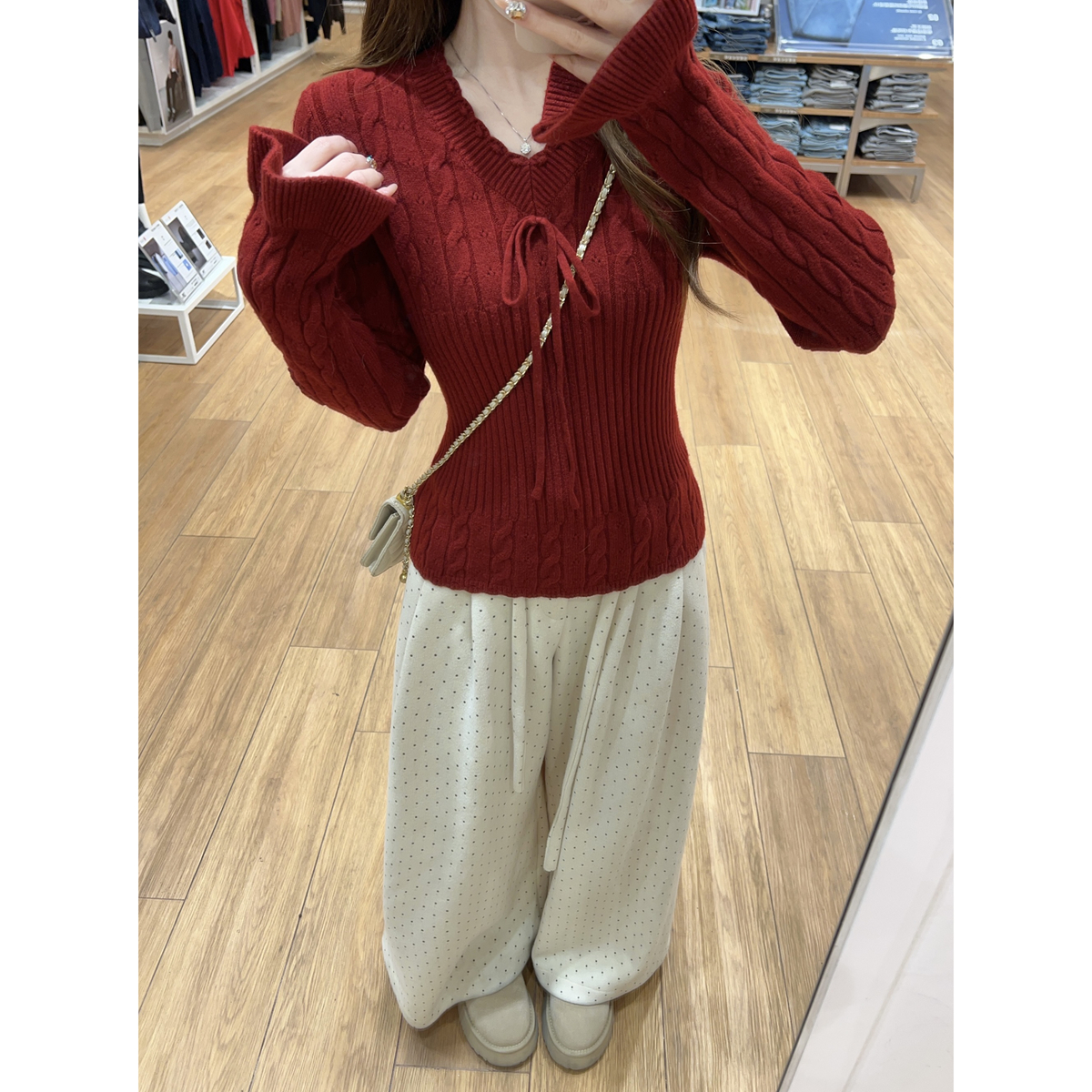Slim Fit V-Neck Sweater Cable Knit 3