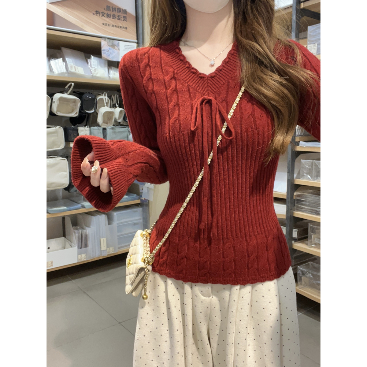 Slim Fit V-Neck Sweater Cable Knit