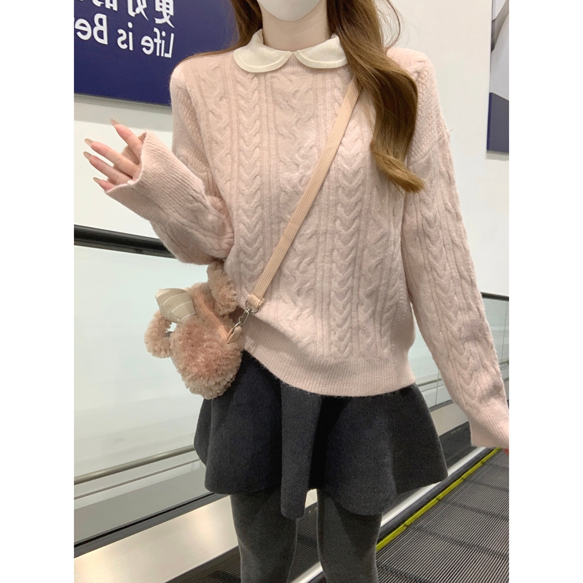 Loose Fit Round Neck Sweater Cable Knit